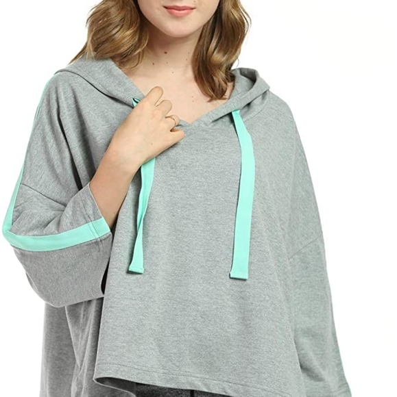 Oversize Crop Sweatshirt 🔥 - Picture 5 of 13